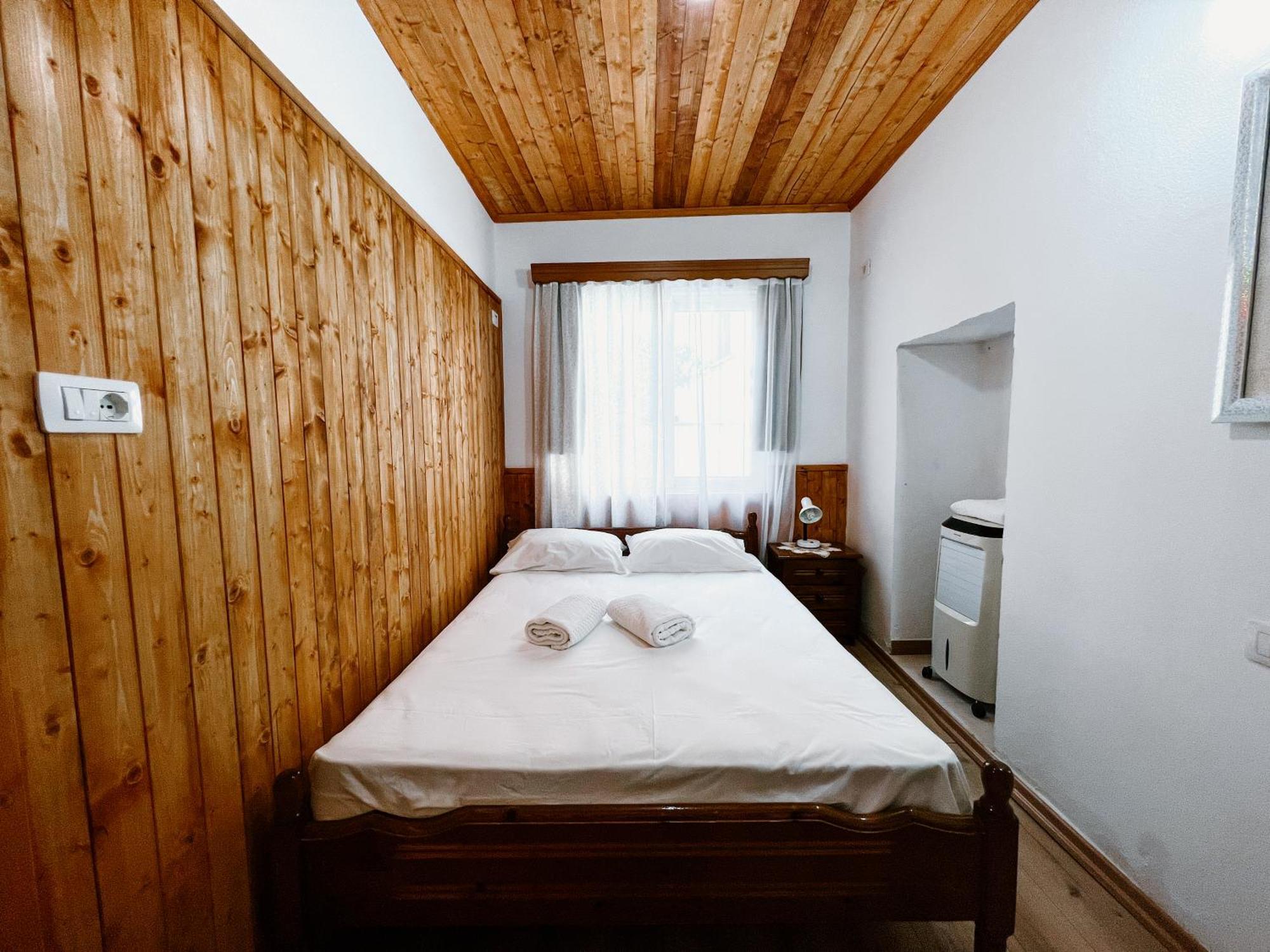 דירות Gjirokastër Daors House מראה חיצוני תמונה
