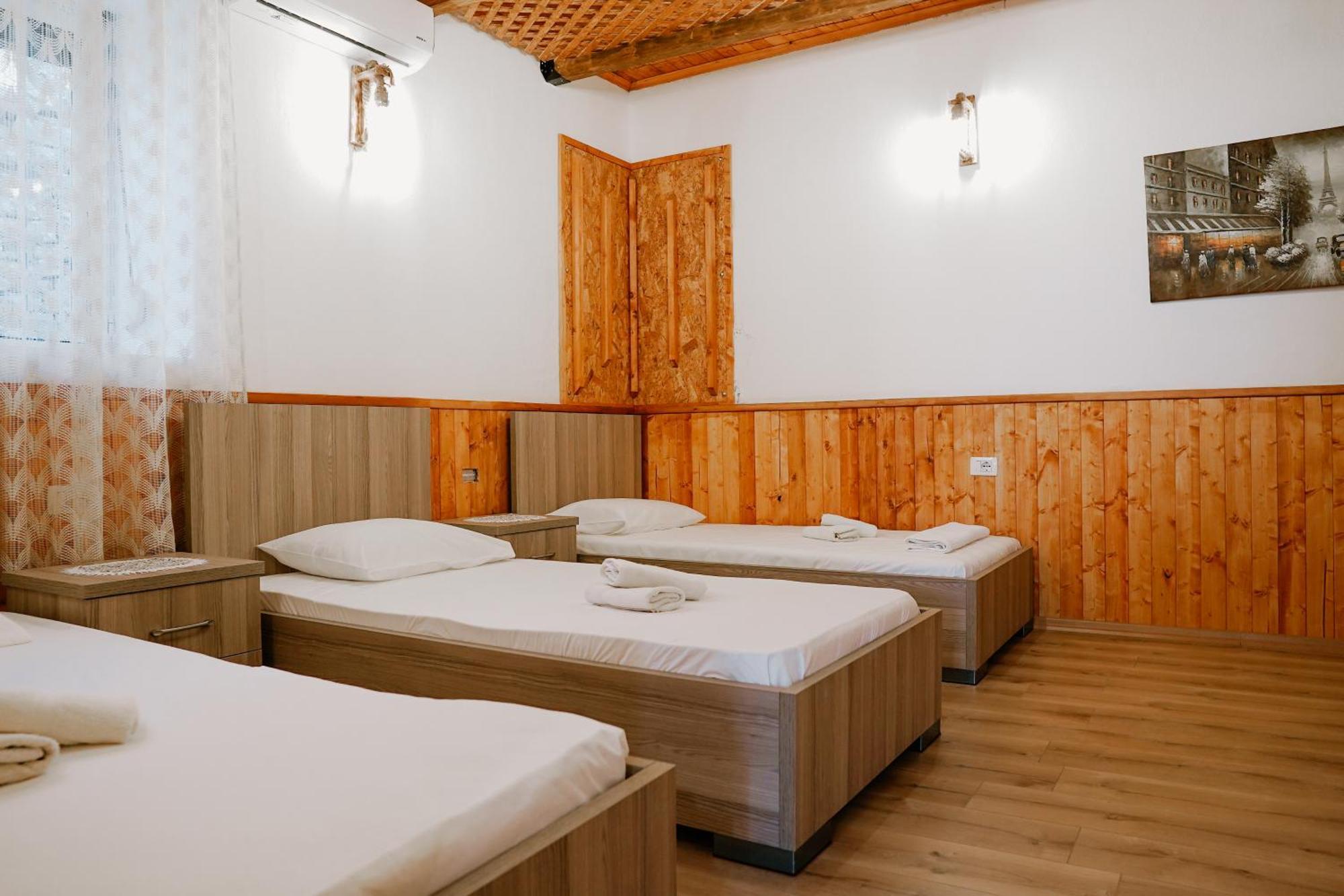 דירות Gjirokastër Daors House מראה חיצוני תמונה